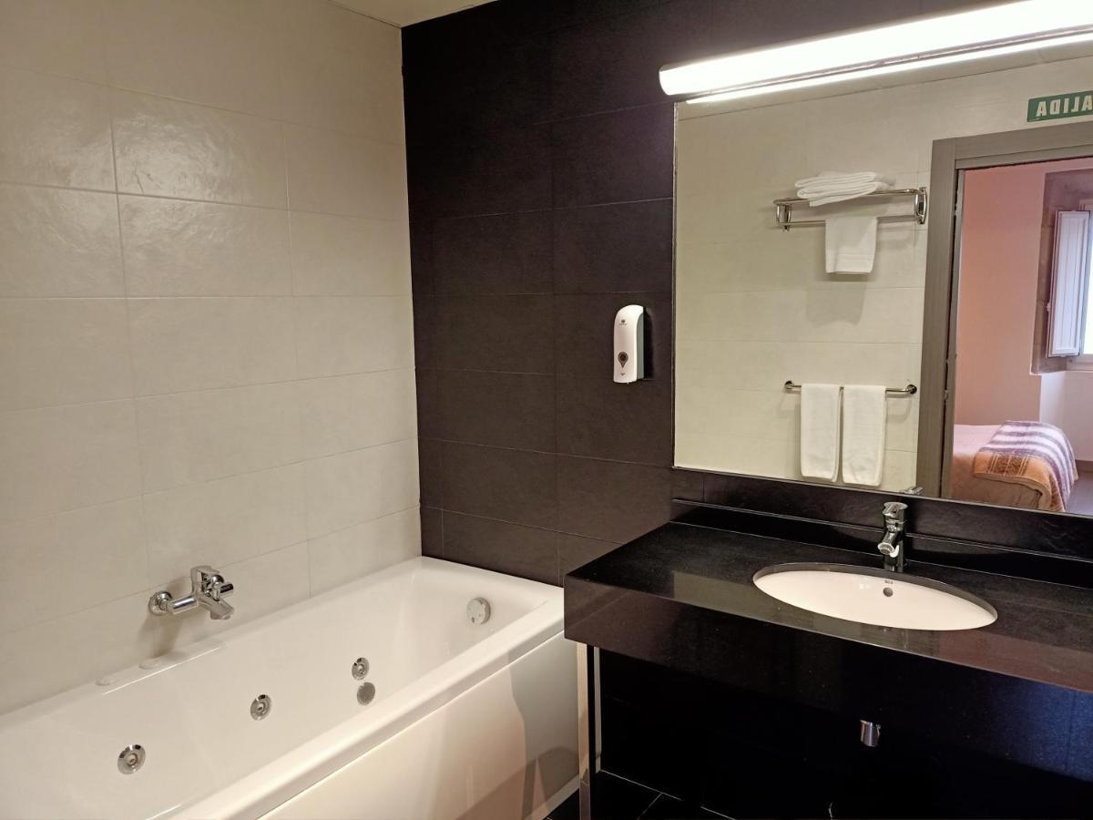 Tresanea Apartamentos Ituren المظهر الخارجي الصورة
